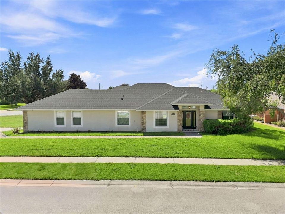 For Sale: $359,900 (3 beds, 2 baths, 1822 Square Feet)