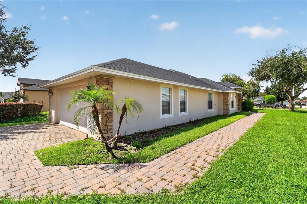 For Sale: $359,900 (3 beds, 2 baths, 1822 Square Feet)