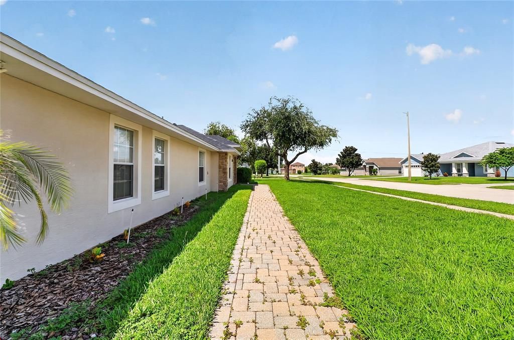 For Sale: $359,900 (3 beds, 2 baths, 1822 Square Feet)