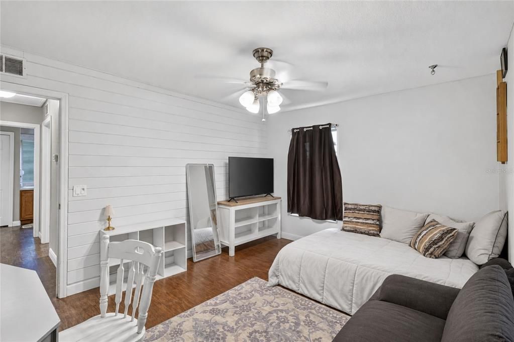 For Sale: $359,900 (3 beds, 2 baths, 1822 Square Feet)