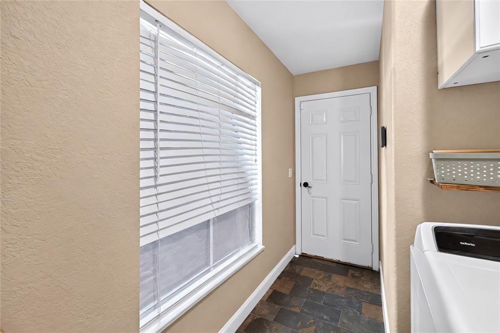 For Sale: $359,900 (3 beds, 2 baths, 1822 Square Feet)