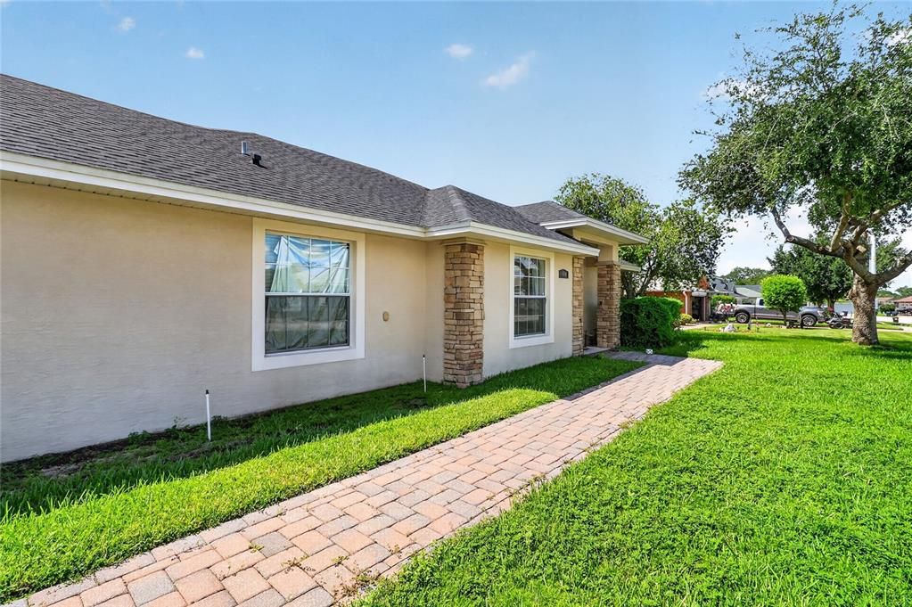 For Sale: $359,900 (3 beds, 2 baths, 1822 Square Feet)
