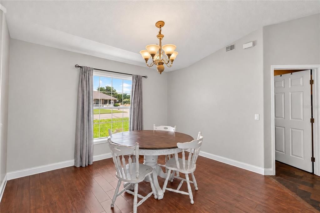For Sale: $359,900 (3 beds, 2 baths, 1822 Square Feet)