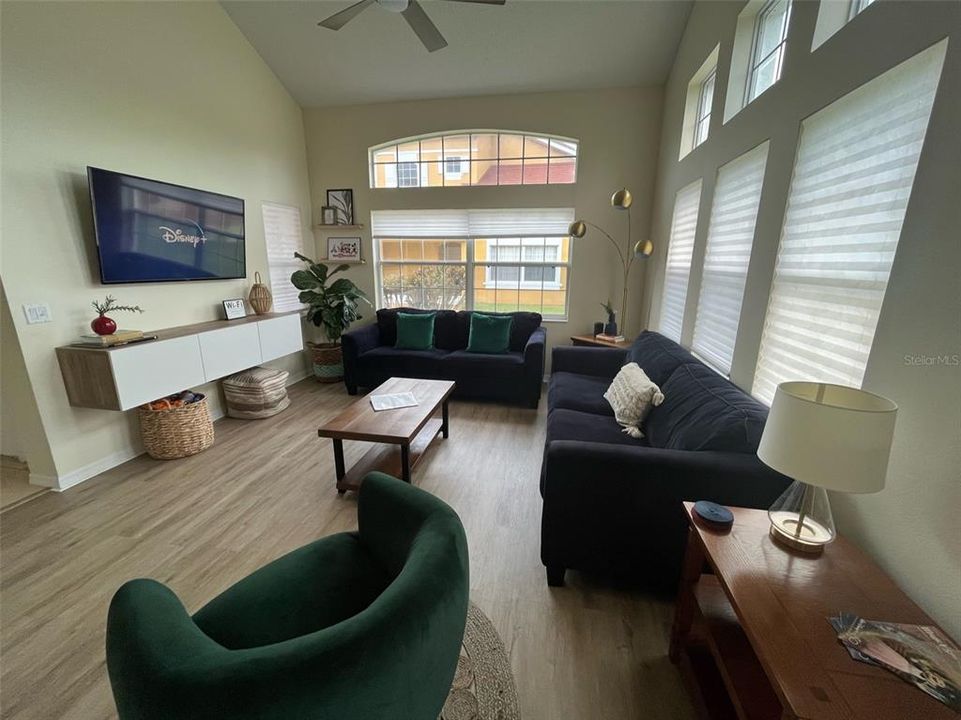 En Renta: $2,500 (4 camas, 3 baños, 1645 Pies cuadrados)