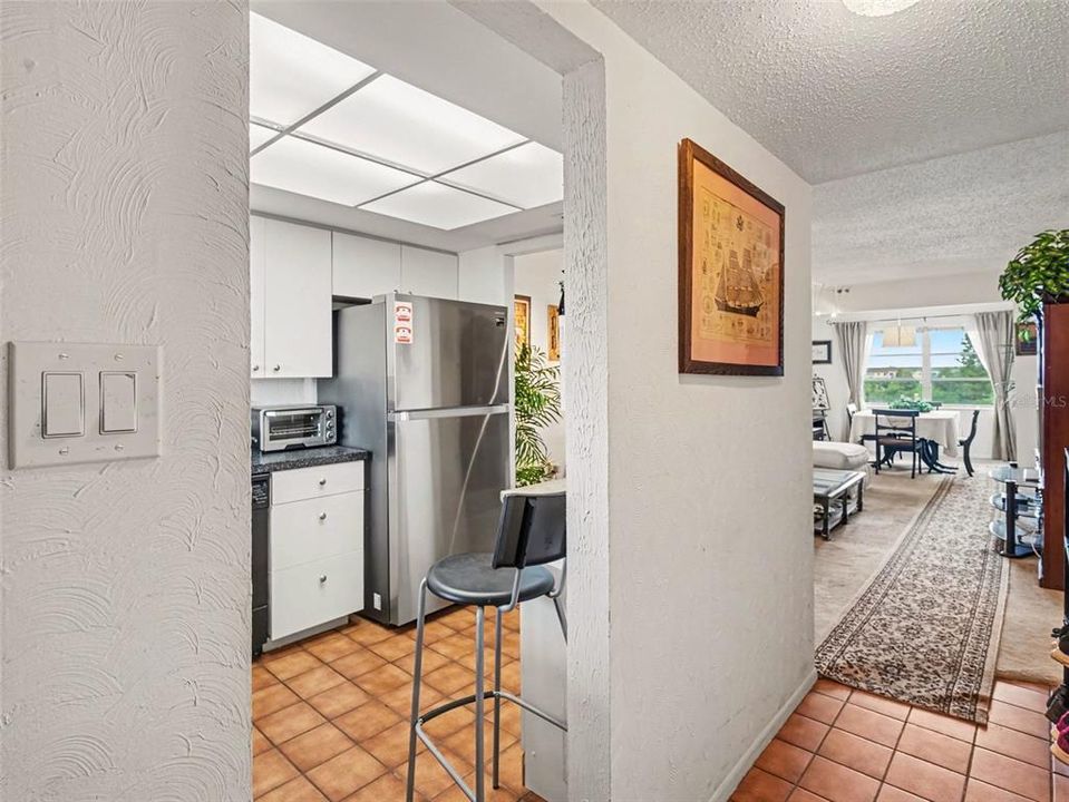 For Sale: $99,000 (2 beds, 1 baths, 912 Square Feet)