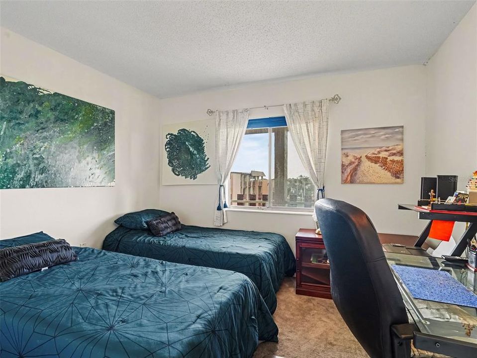 For Sale: $99,000 (2 beds, 1 baths, 912 Square Feet)