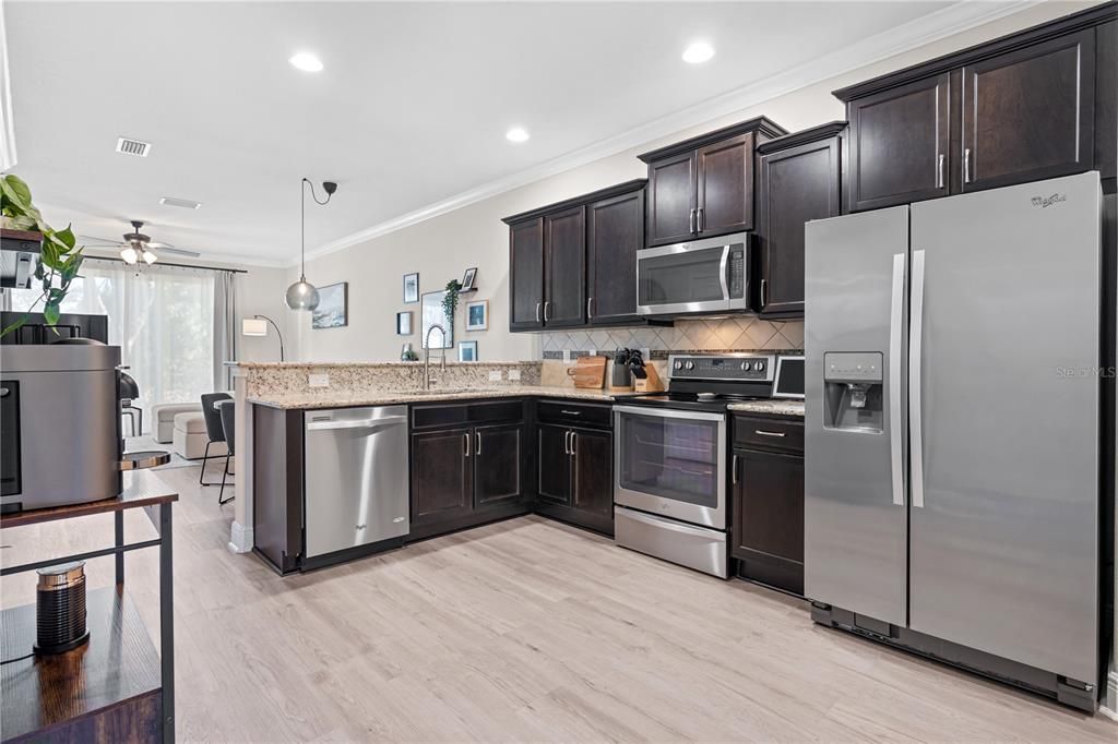 На продажу: $224,999 (2 спален, 2 ванн, 1496 Квадратных фут)
