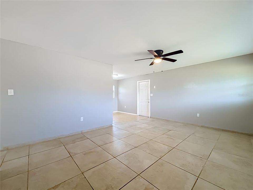 En Venta: $189,000 (4 camas, 2 baños, 1104 Pies cuadrados)