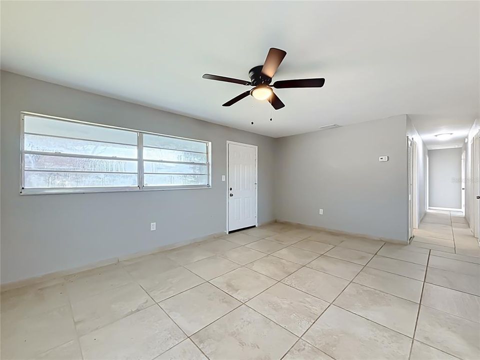 En Venta: $189,000 (4 camas, 2 baños, 1104 Pies cuadrados)