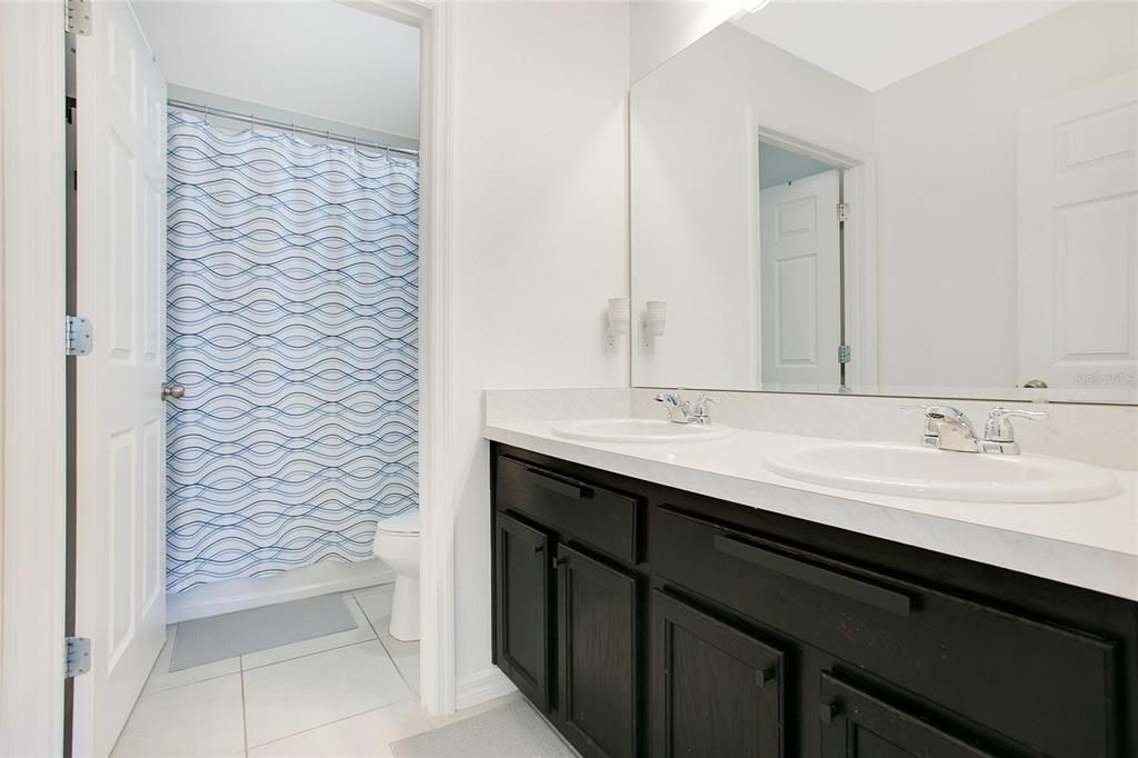 For Sale: $425,000 (4 beds, 2 baths, 2838 Square Feet)