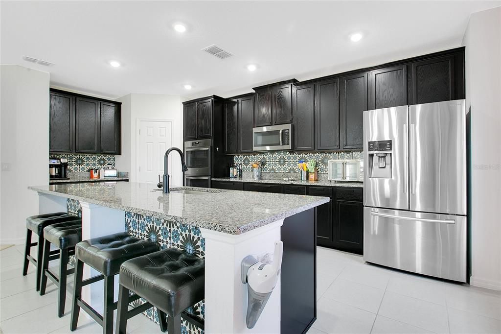 For Sale: $425,000 (4 beds, 2 baths, 2838 Square Feet)