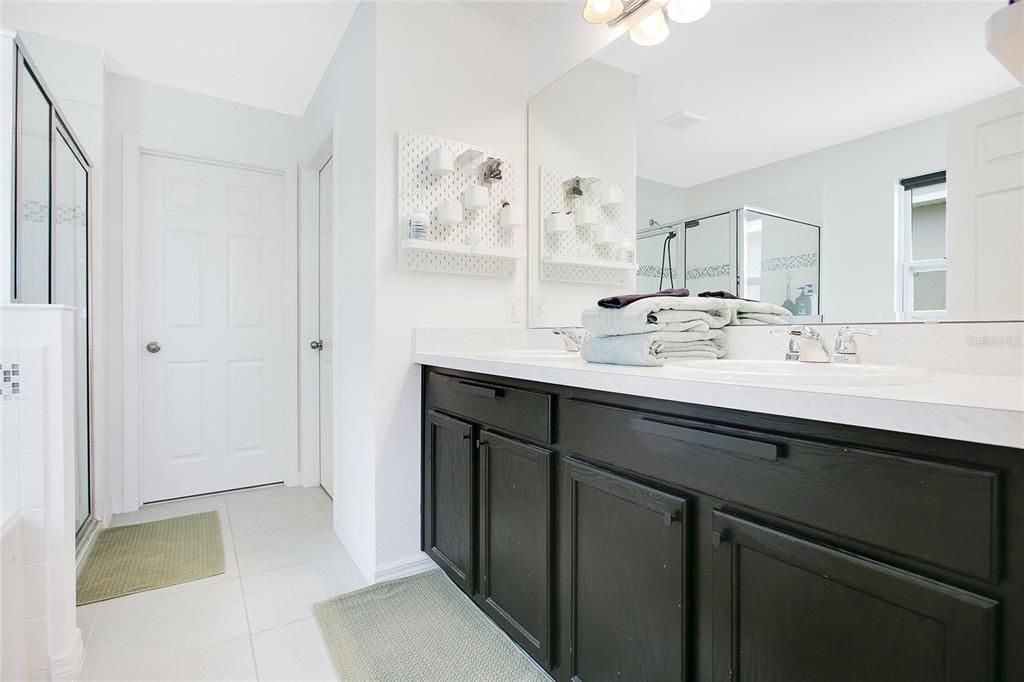 For Sale: $425,000 (4 beds, 2 baths, 2838 Square Feet)