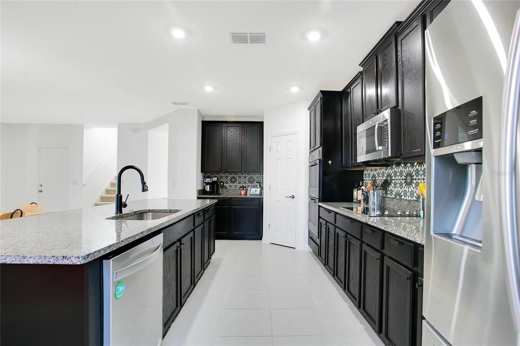 For Sale: $425,000 (4 beds, 2 baths, 2838 Square Feet)