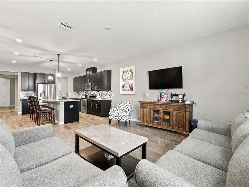 For Sale: $350,000 (3 beds, 2 baths, 2003 Square Feet)