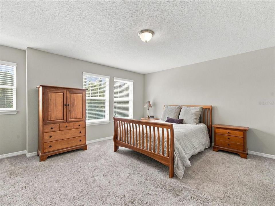 For Sale: $350,000 (3 beds, 2 baths, 2003 Square Feet)