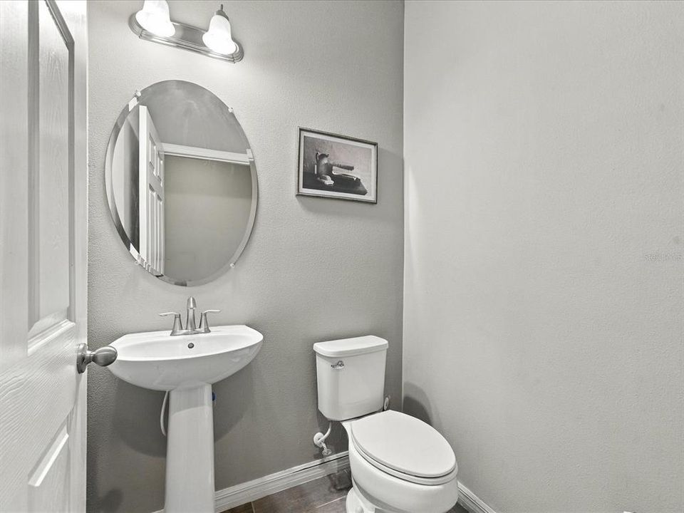 For Sale: $350,000 (3 beds, 2 baths, 2003 Square Feet)
