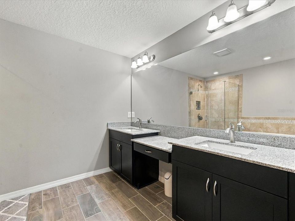 For Sale: $350,000 (3 beds, 2 baths, 2003 Square Feet)