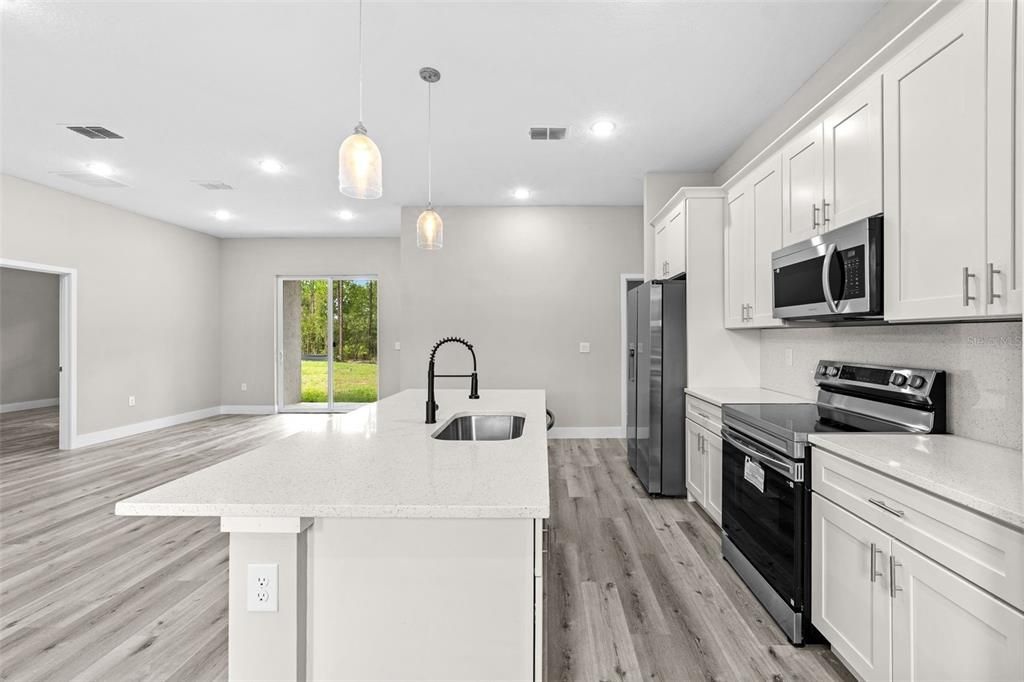For Sale: $425,000 (4 beds, 2 baths, 1820 Square Feet)