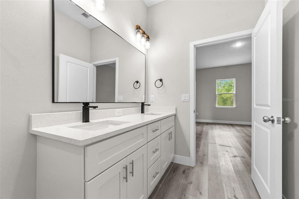 For Sale: $425,000 (4 beds, 2 baths, 1820 Square Feet)