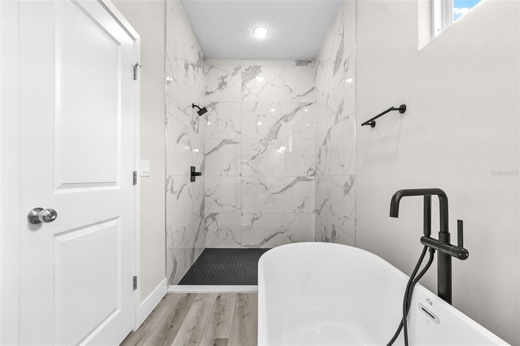 For Sale: $425,000 (4 beds, 2 baths, 1820 Square Feet)