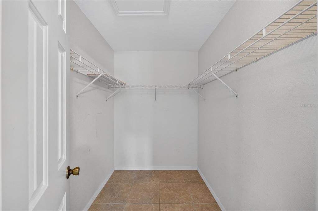 Activo con contrato: $239,000 (2 camas, 2 baños, 1248 Pies cuadrados)