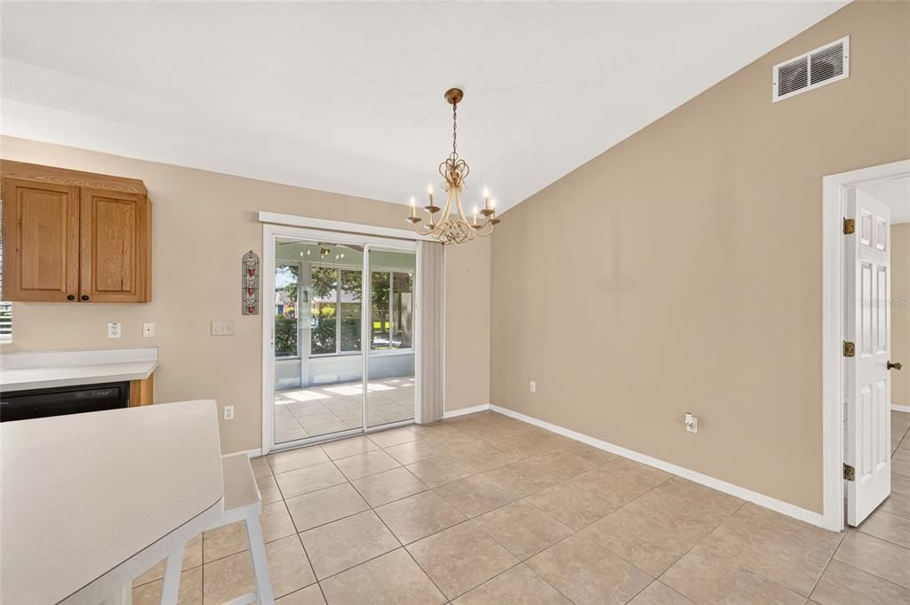 Activo con contrato: $239,000 (2 camas, 2 baños, 1248 Pies cuadrados)