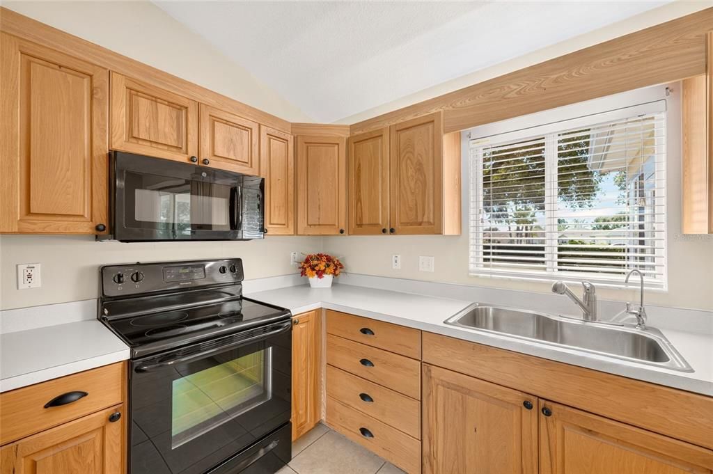 Activo con contrato: $239,000 (2 camas, 2 baños, 1248 Pies cuadrados)