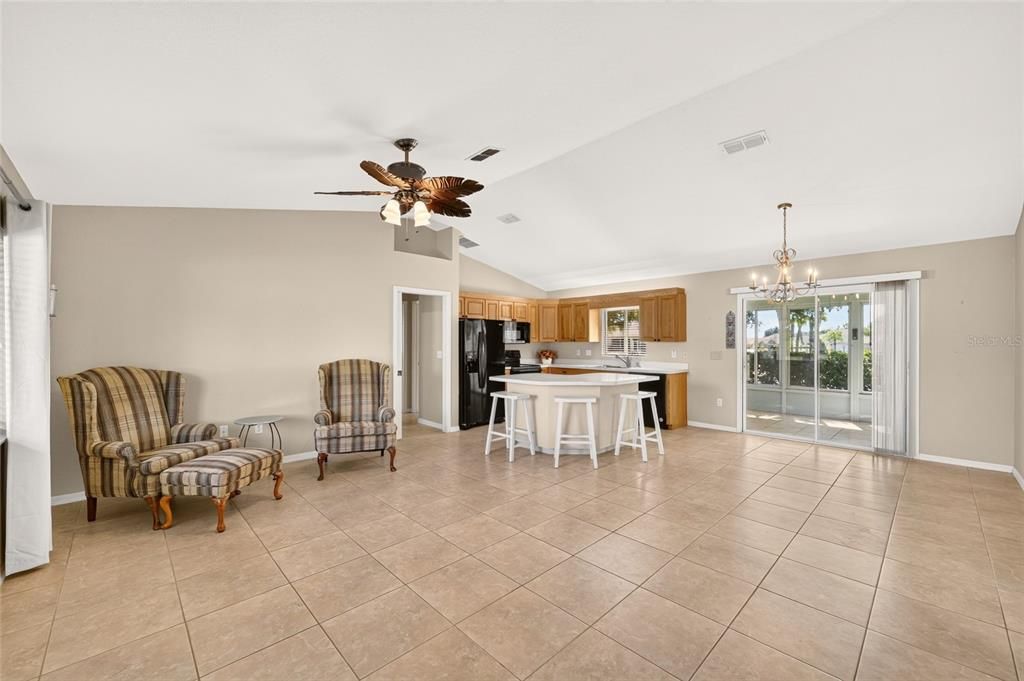 Activo con contrato: $239,000 (2 camas, 2 baños, 1248 Pies cuadrados)