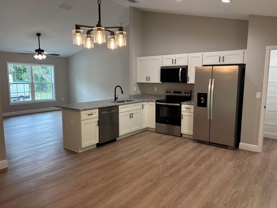 For Sale: $239,900 (3 beds, 2 baths, 1405 Square Feet)