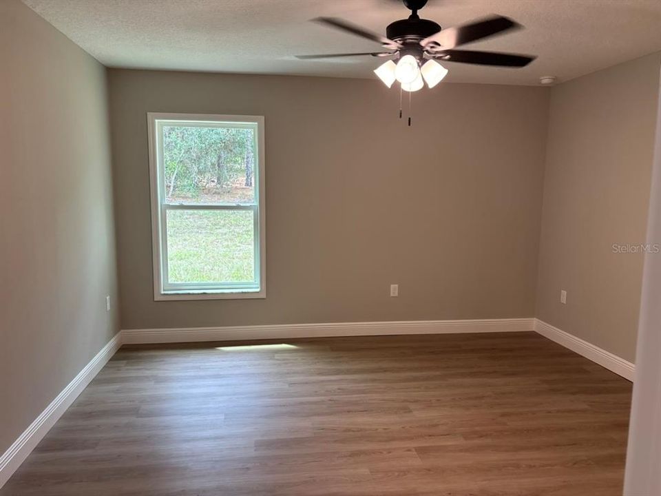 For Sale: $239,900 (3 beds, 2 baths, 1405 Square Feet)