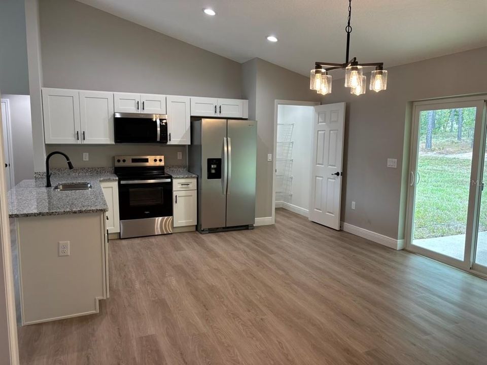 For Sale: $239,900 (3 beds, 2 baths, 1405 Square Feet)