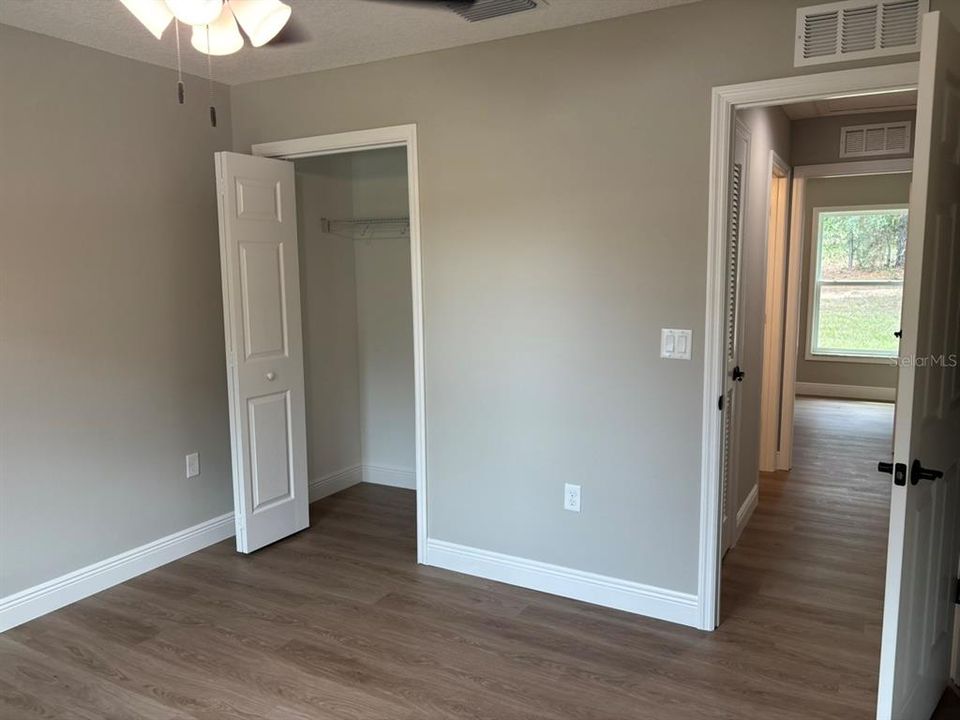 For Sale: $239,900 (3 beds, 2 baths, 1405 Square Feet)