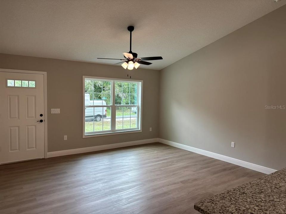 For Sale: $239,900 (3 beds, 2 baths, 1405 Square Feet)