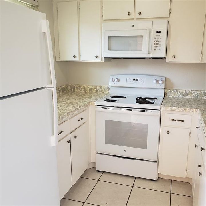 В аренду: $1,295 (2 спален, 2 ванн, 864 Квадратных фут)