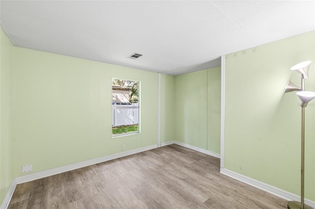 For Sale: $269,900 (3 beds, 2 baths, 1152 Square Feet)