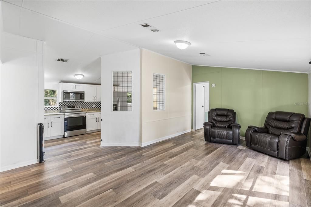 For Sale: $269,900 (3 beds, 2 baths, 1152 Square Feet)