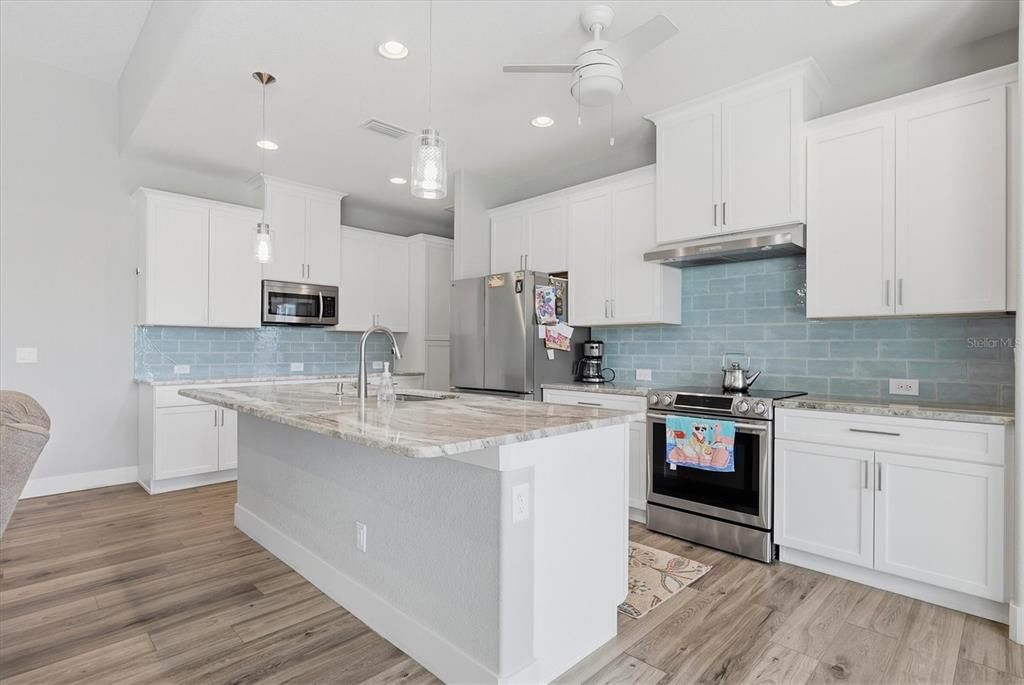En Venta: $879,000 (3 camas, 2 baños, 1668 Pies cuadrados)