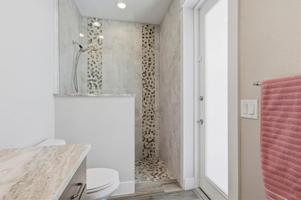 En Venta: $879,000 (3 camas, 2 baños, 1668 Pies cuadrados)