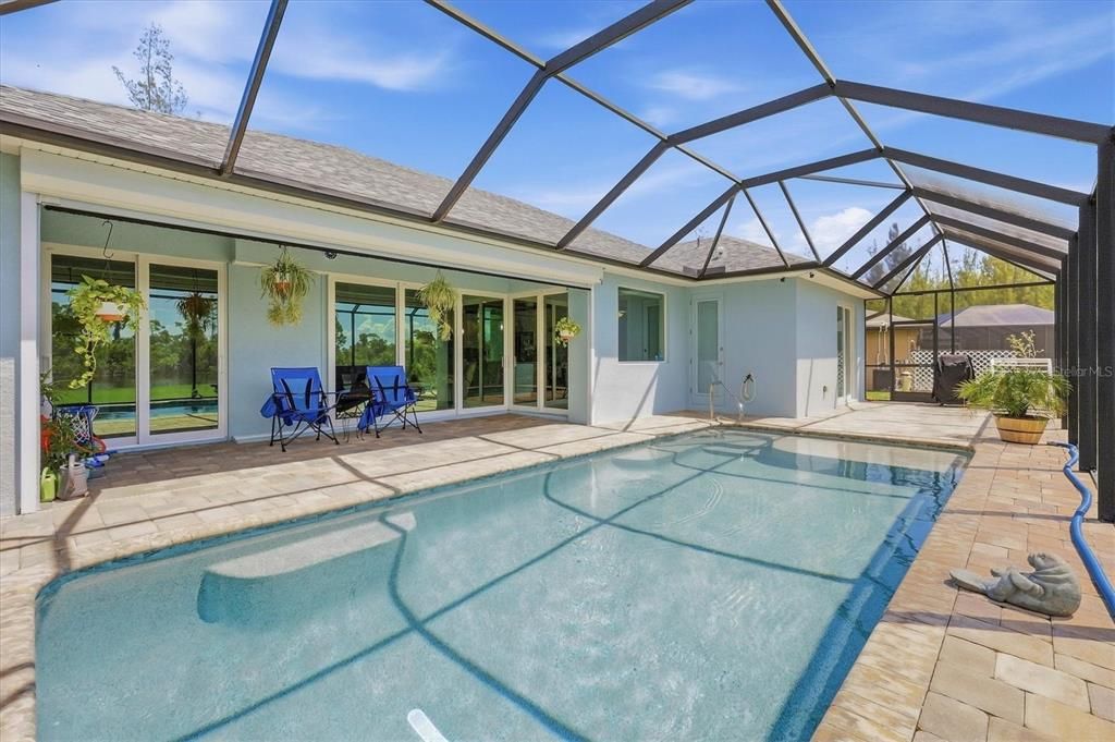 En Venta: $879,000 (3 camas, 2 baños, 1668 Pies cuadrados)