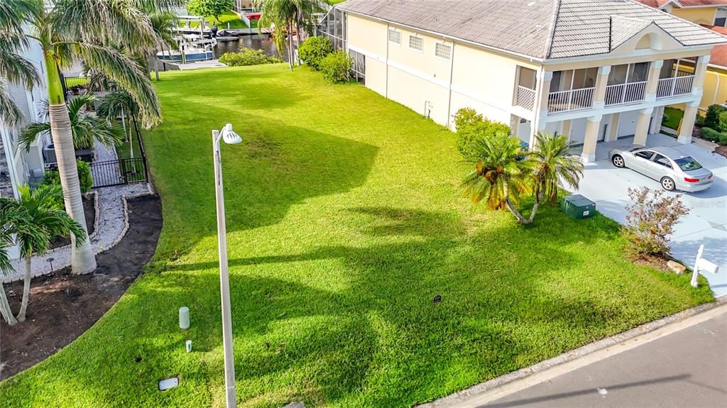 На продажу: $369,900 (0.16 acres)