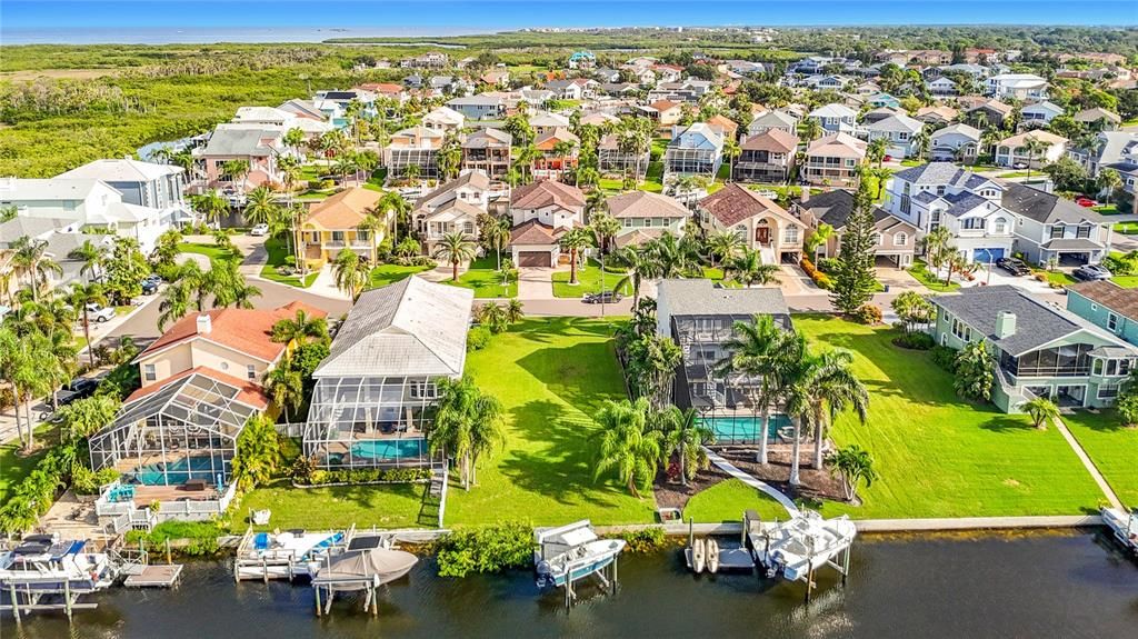 На продажу: $369,900 (0.16 acres)