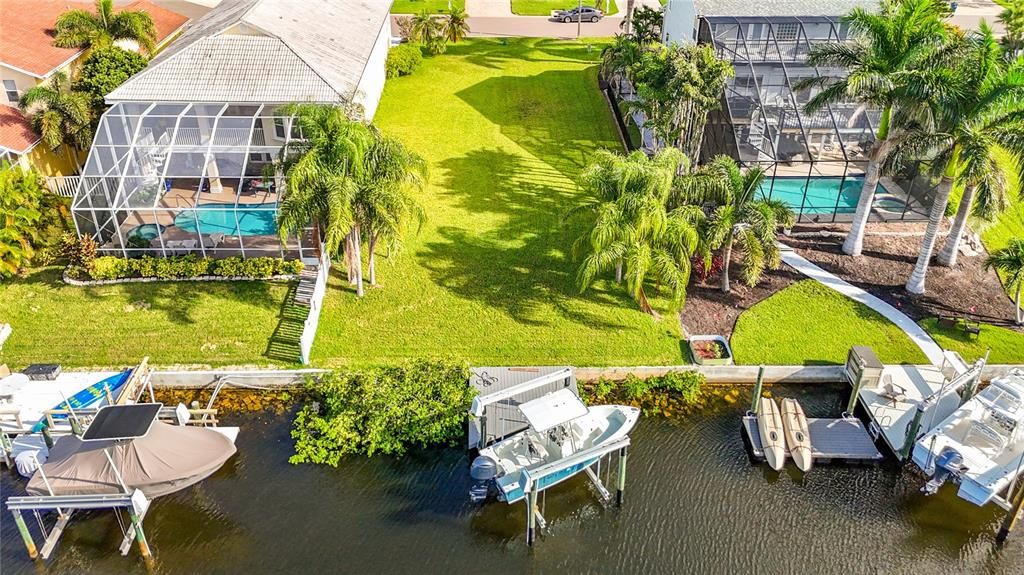На продажу: $369,900 (0.16 acres)