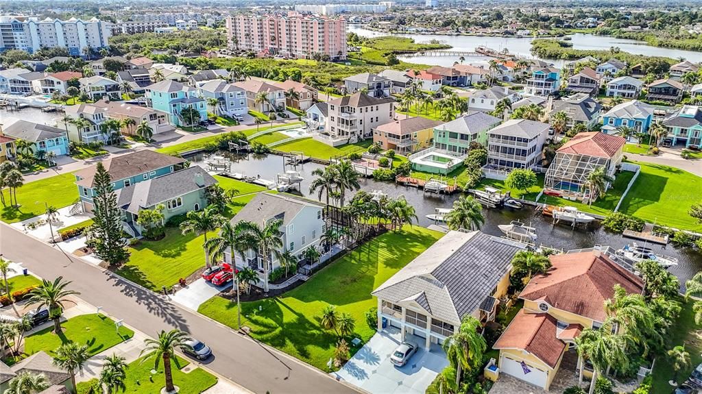 На продажу: $369,900 (0.16 acres)
