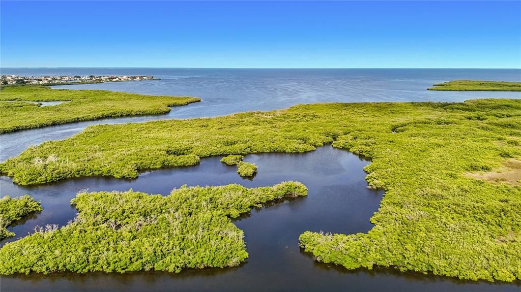 На продажу: $369,900 (0.16 acres)