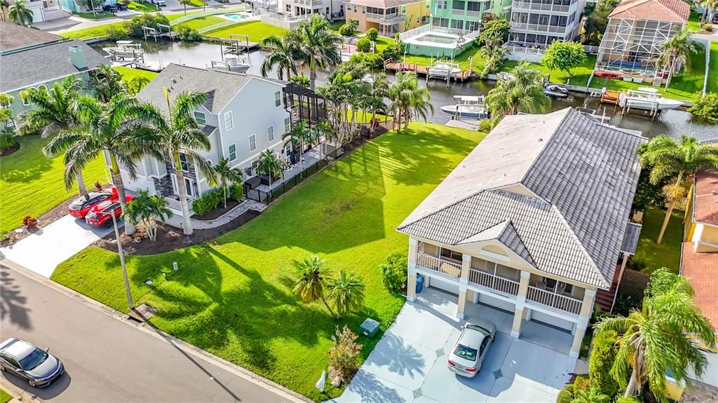 На продажу: $369,900 (0.16 acres)