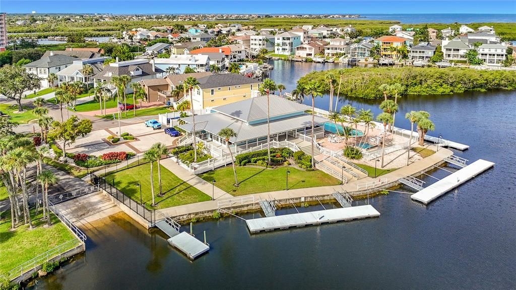 На продажу: $369,900 (0.16 acres)