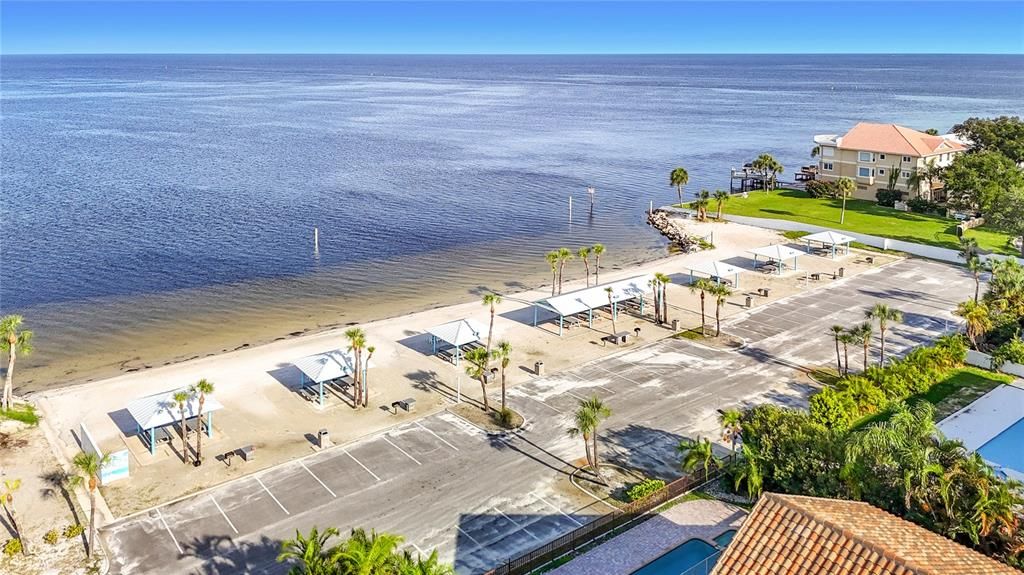 На продажу: $369,900 (0.16 acres)