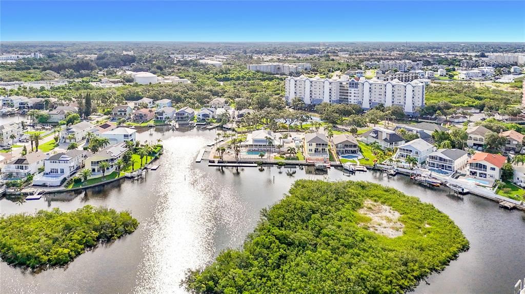 На продажу: $369,900 (0.16 acres)