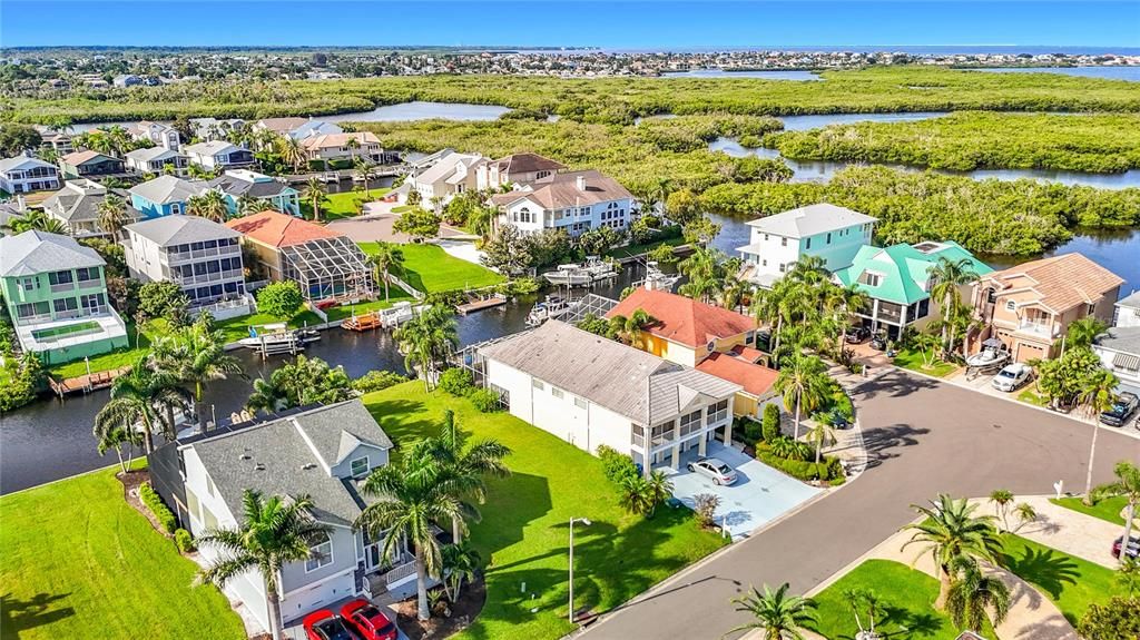 На продажу: $369,900 (0.16 acres)