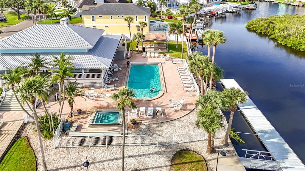 На продажу: $369,900 (0.16 acres)